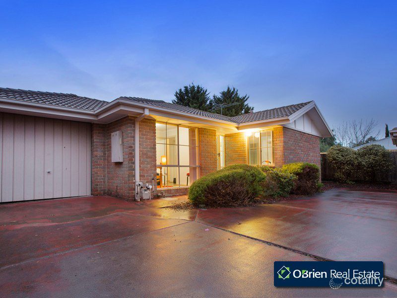 2/39 Bemersyde Dr, Berwick, VIC 3806