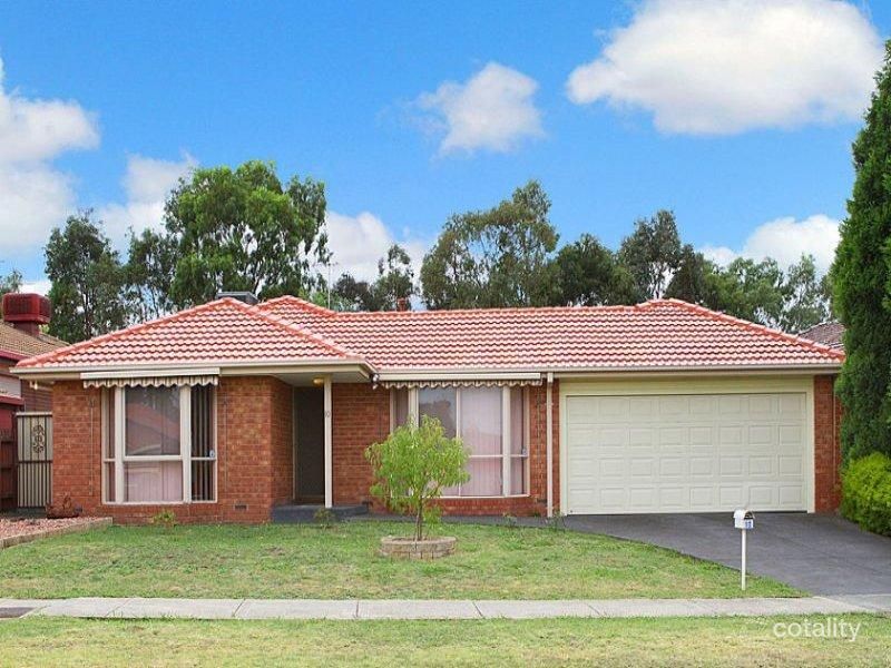 10 Grenda Dr, Mill Park, VIC 3082