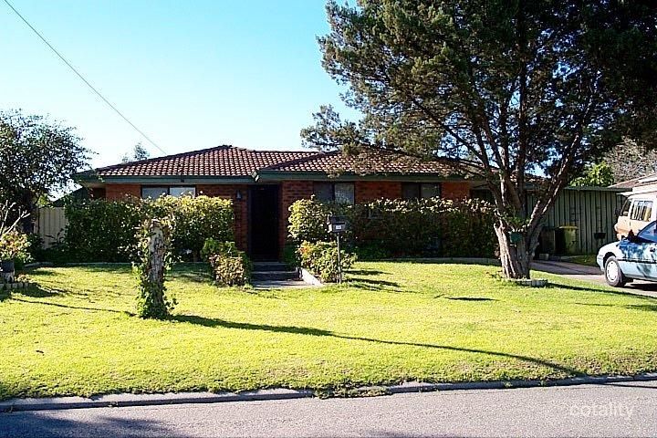 8 Cambridge Cres, Cooloongup, WA 6168