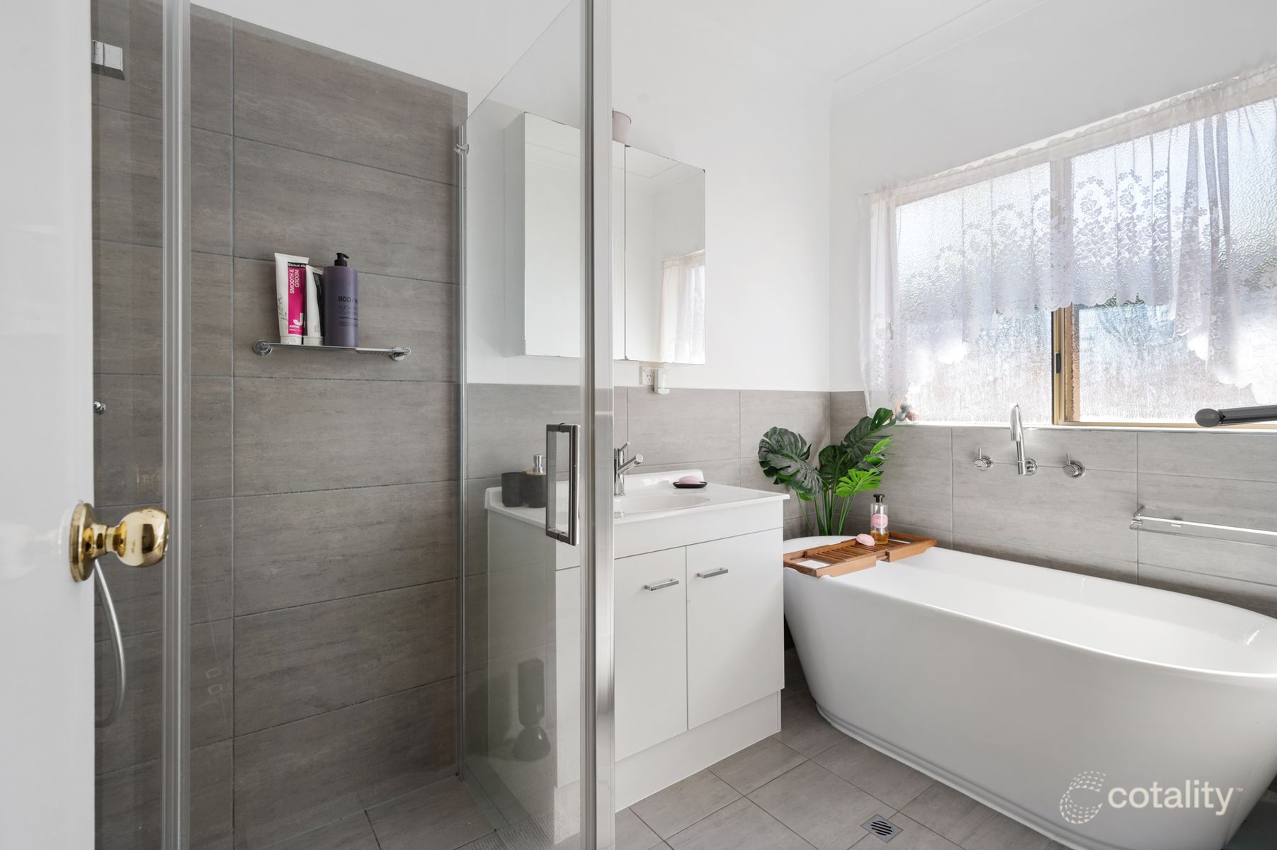 18 Paddington Dr, Hannans, WA 6430