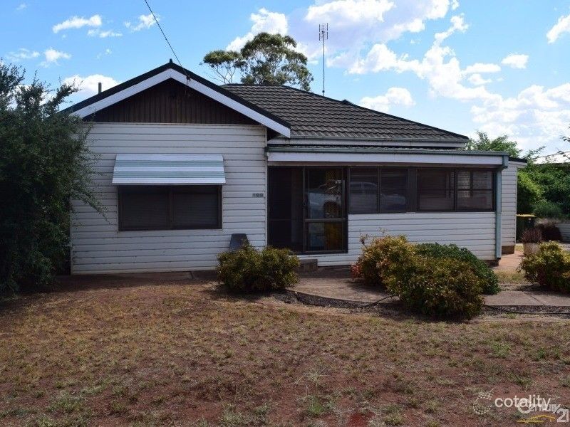 100 Warrah St, Peak Hill, NSW 2869