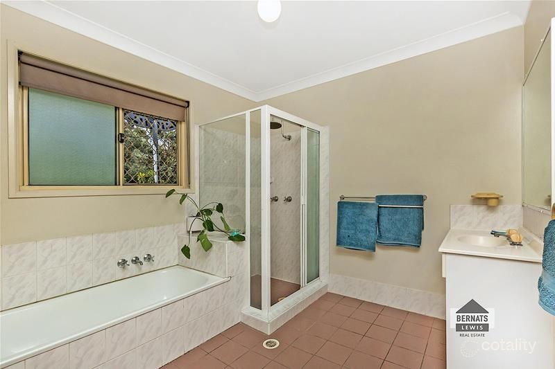 10 Kummara Rd, Edens Landing, QLD 4207