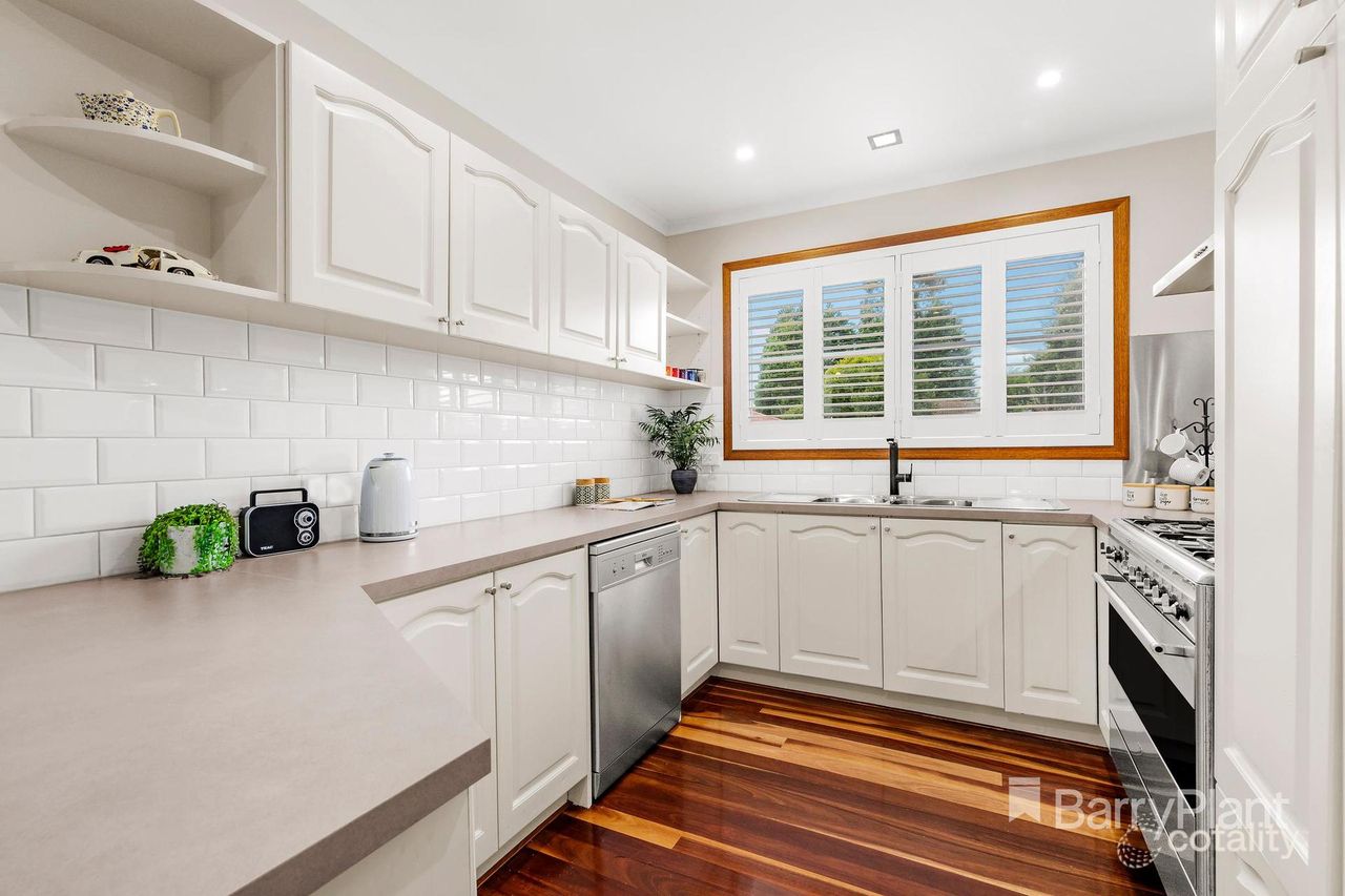 1 Hawthorn Ct, Mill Park, VIC 3082