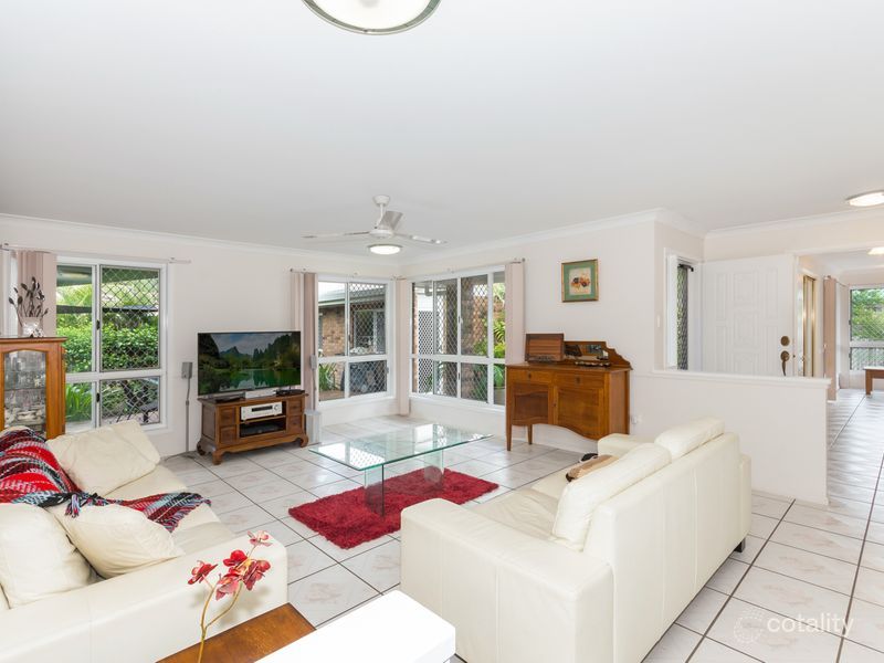 17 Hillgrove Ct, Bushland Beach, QLD 4818