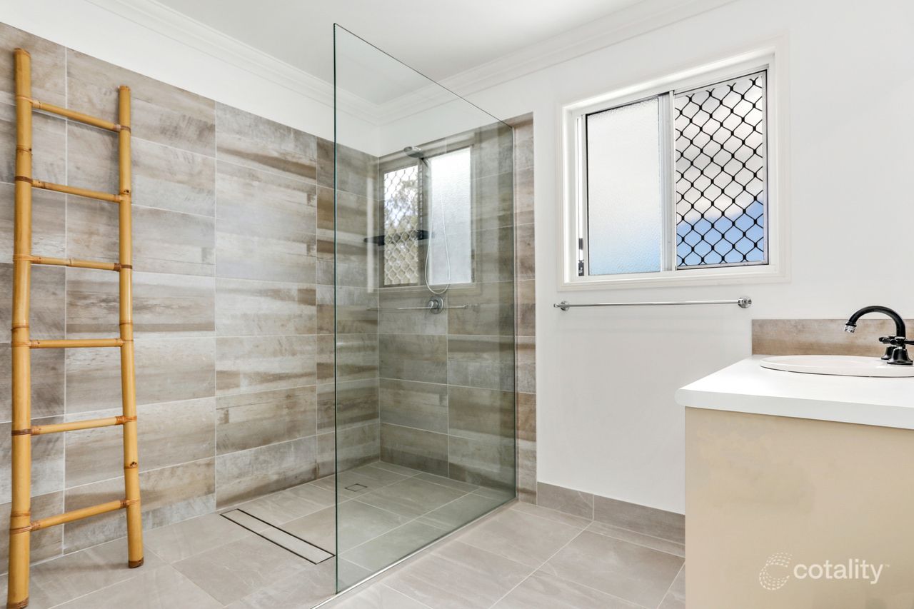 2/5 Winston Dr, Bongaree, QLD 4507