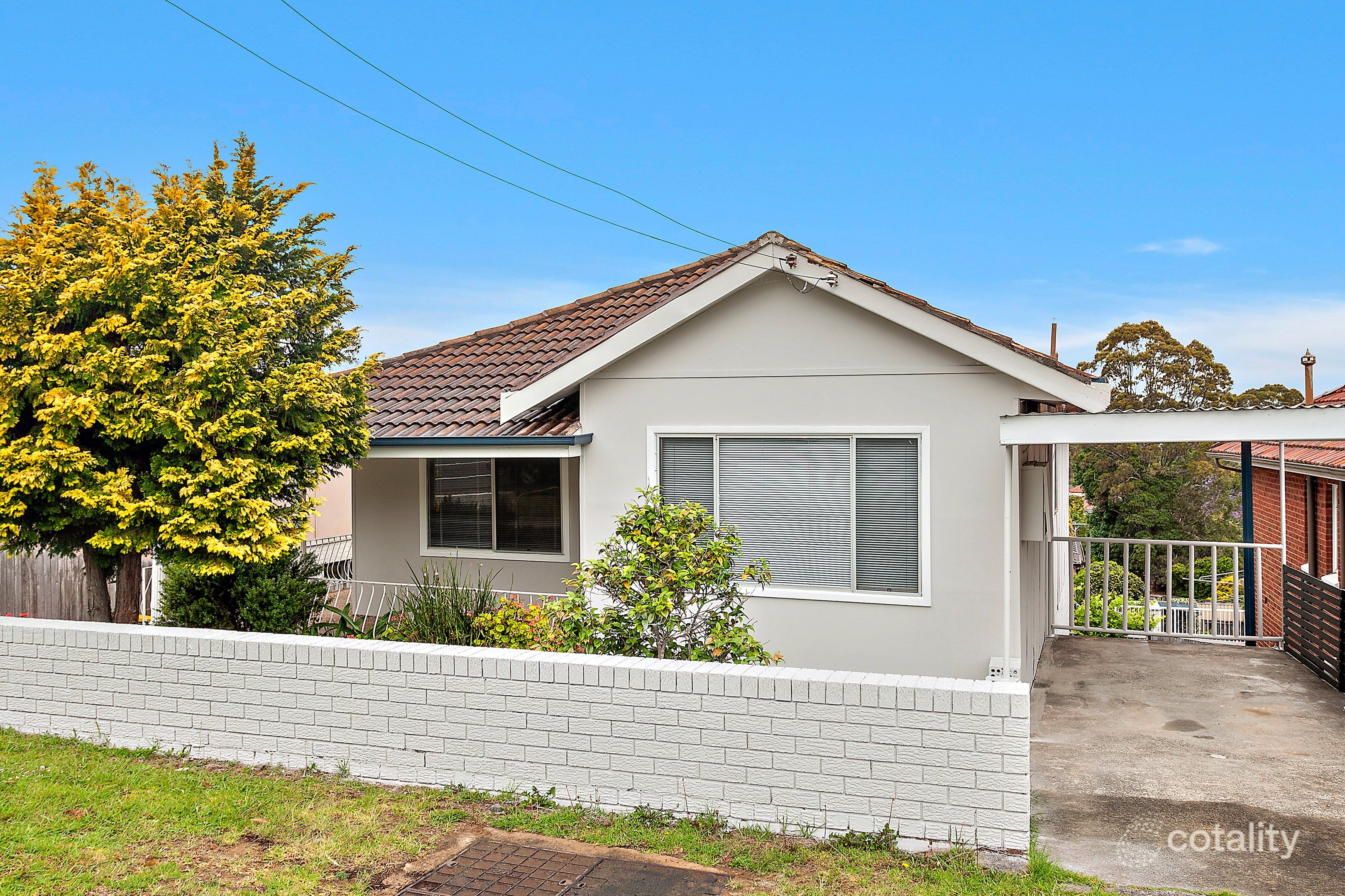 17 Mount Keira Rd, West Wollongong, NSW 2500