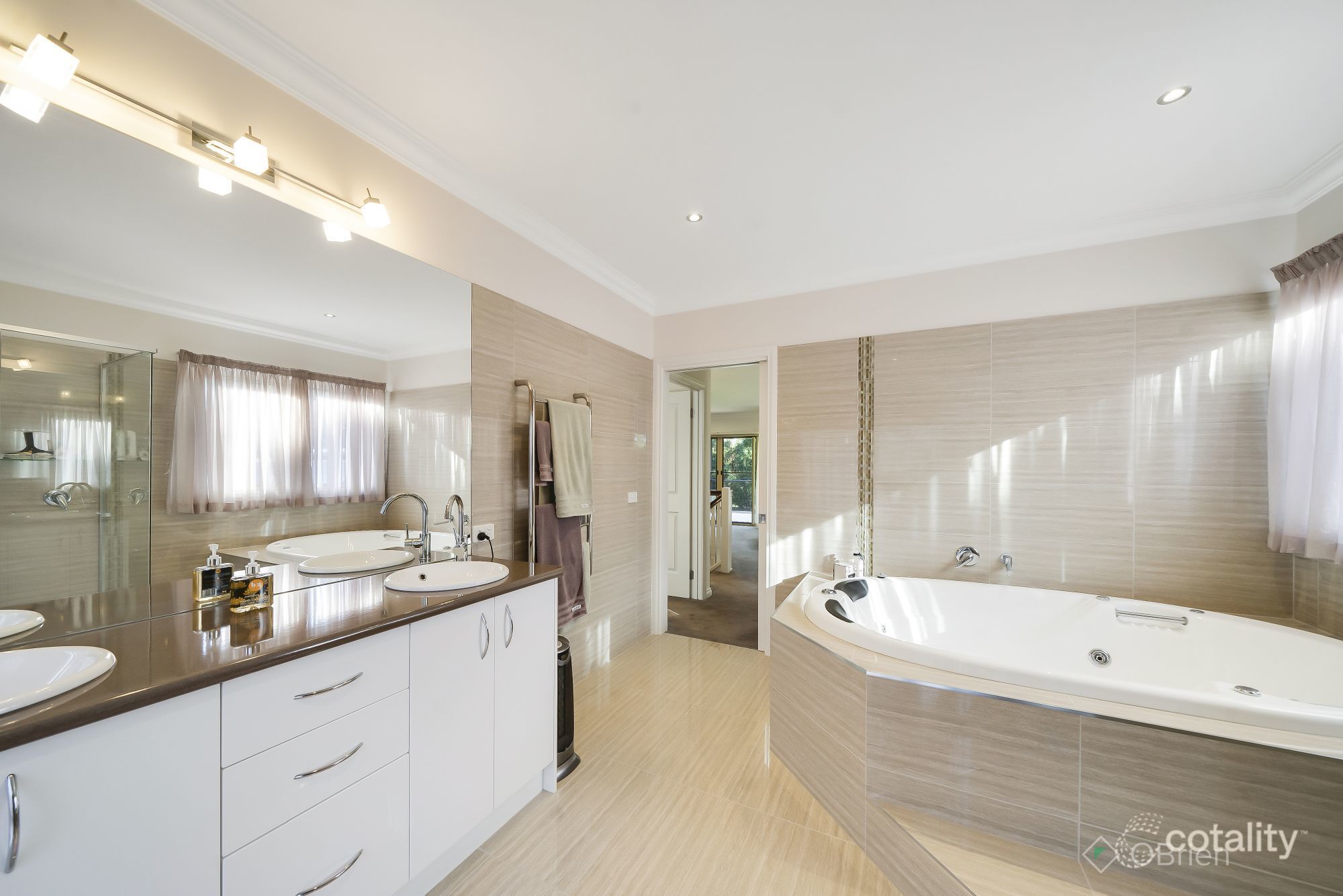 64 Gentle Annie Dr, Blind Bight, VIC 3980