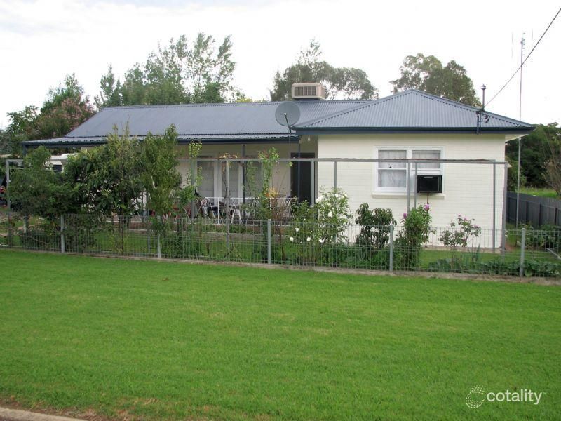98 Edwards St, Young, NSW 2594