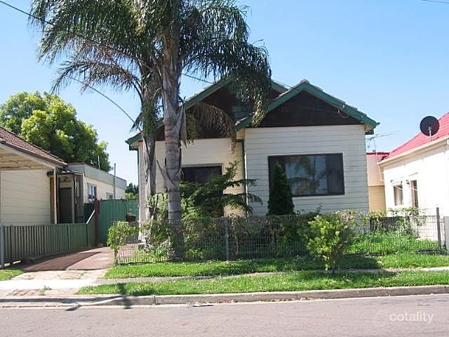 6 Lyminge Rd, Croydon Park, NSW 2133