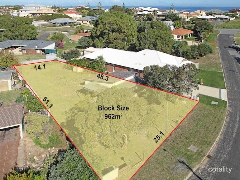 8 Murray Cres, Halls Head, WA 6210