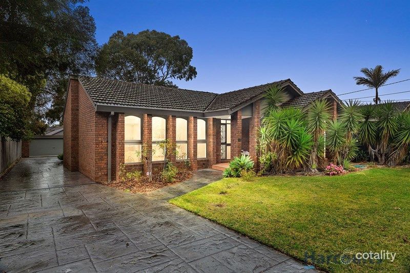 2 Roswell St, Glen Waverley, VIC 3150