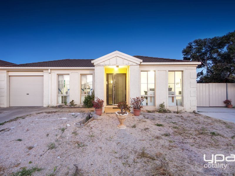 16 Tonelli Pl, Burnside, VIC 3023