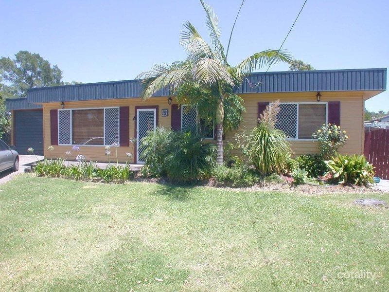 5 Wyuna Cl, Gorokan, NSW 2263