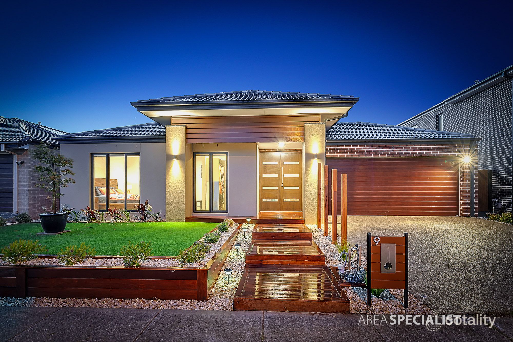 9 Celsius Dr, Cranbourne North, VIC 3977