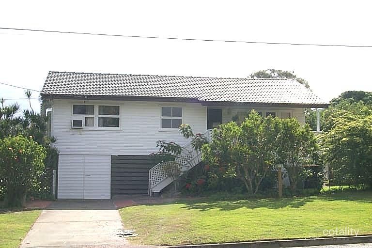 18 Sunnyside Rd, Scarborough, QLD 4020