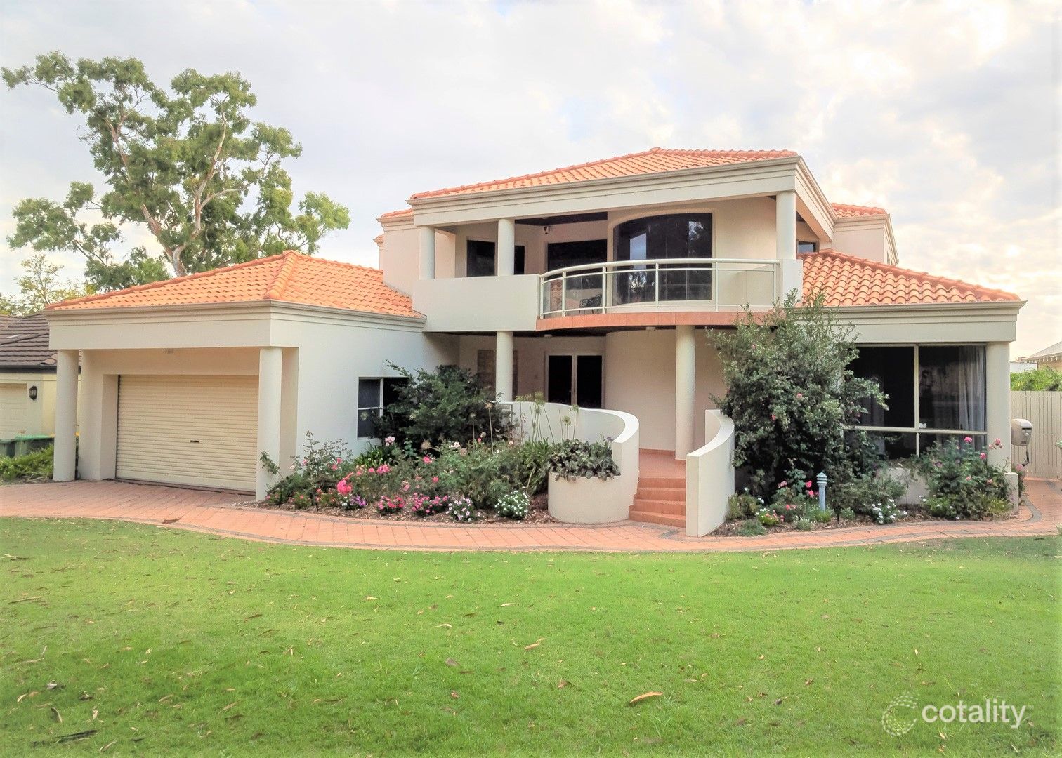 37 St Johns Wood Bvd, Mount Claremont, WA 6010