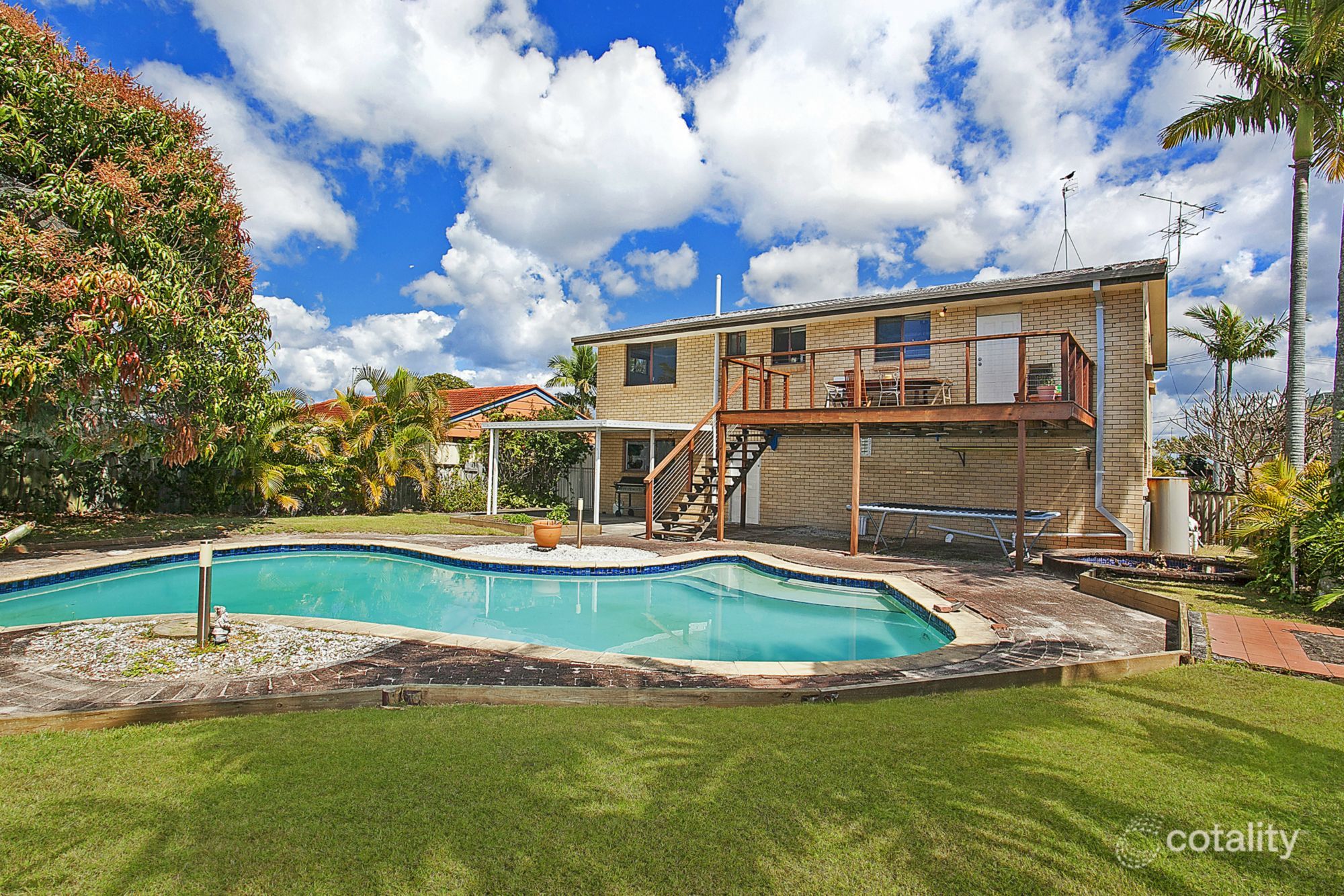 9 Skua St, Burleigh Waters, QLD 4220