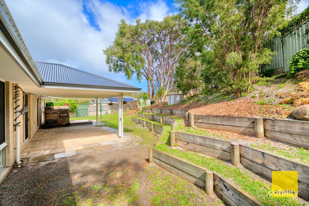5 Finch Ct, Little Grove, WA 6330