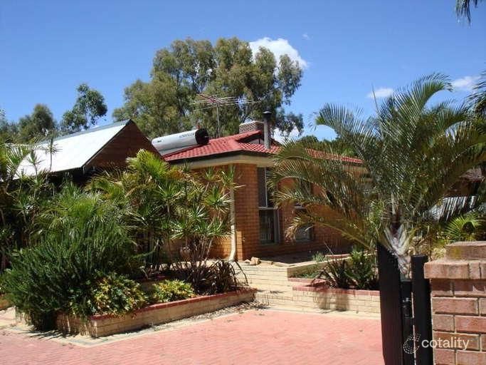 31 Gertrude Ave, Champion Lakes, WA 6111