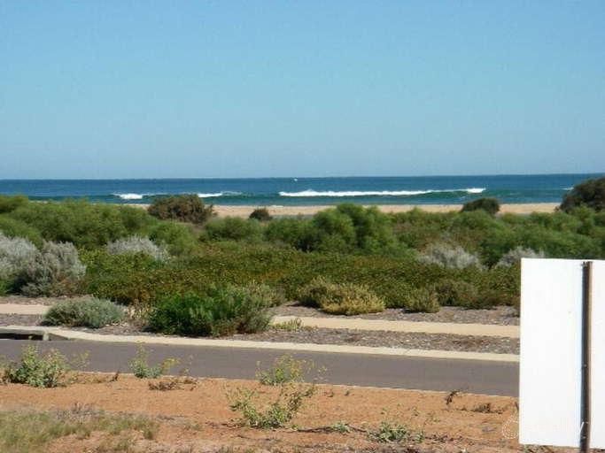 8 Retreat Bvd, Port Denison, WA 6525