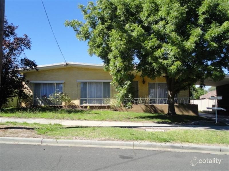 4 Elizabeth St, Spring Gully, VIC 3550