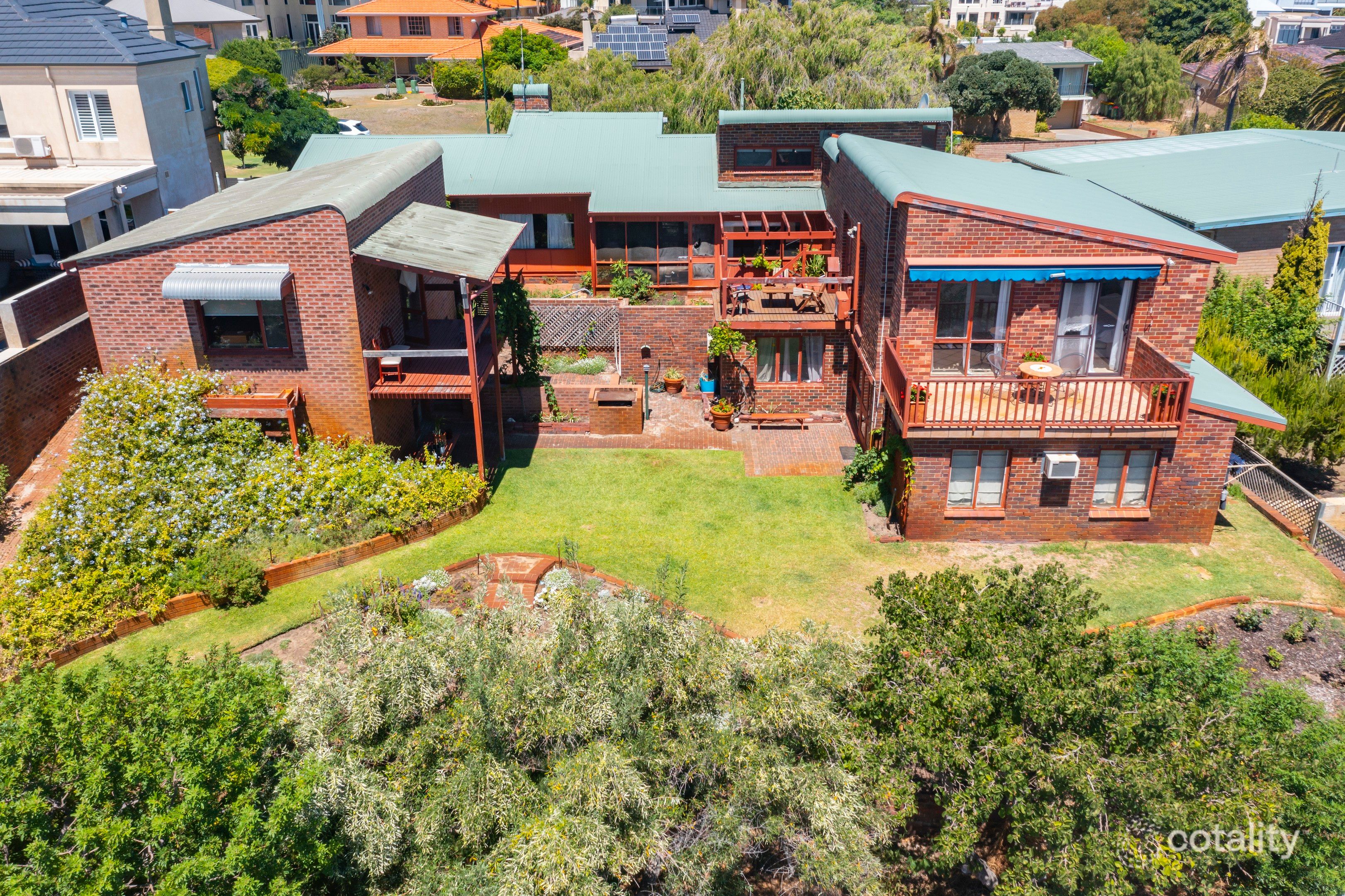 14 Lentara Cres, City Beach, WA 6015