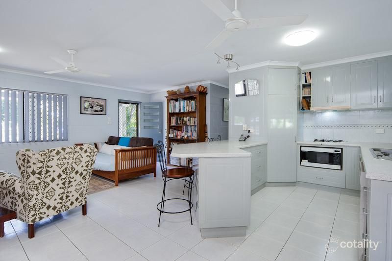 13 Lennon St, Westcourt, QLD 4870
