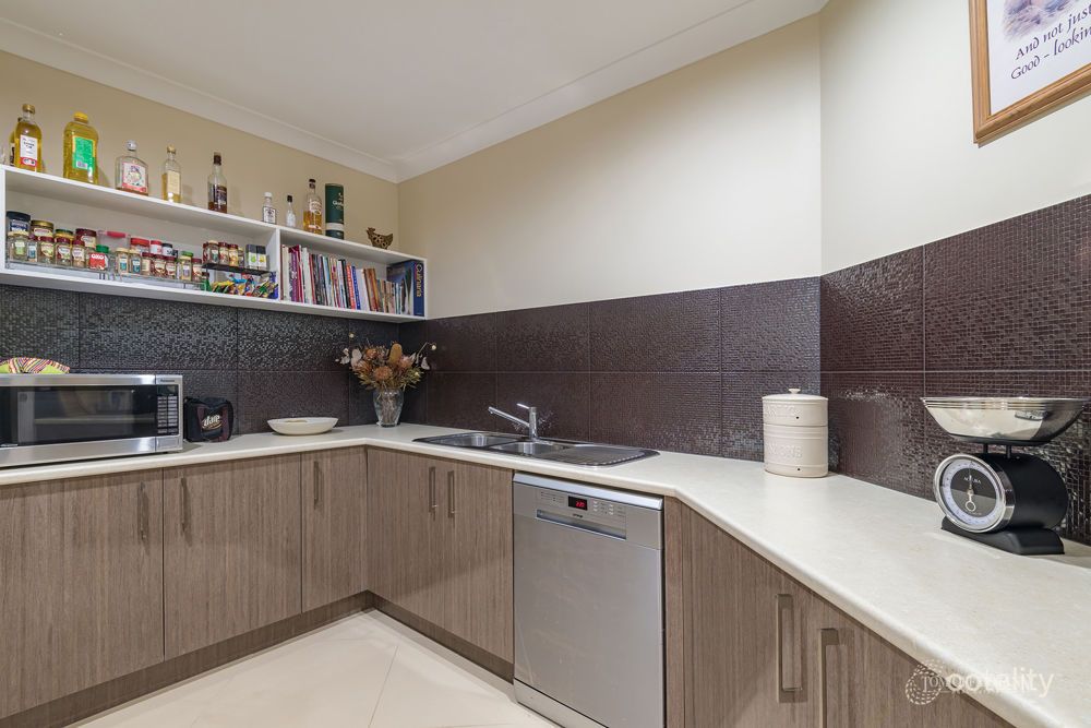 2 Smoke Bush Dr, Noosa Heads, QLD 4567