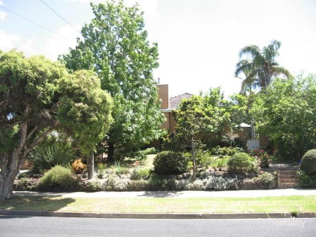 9 Meadowbank Ave, Doncaster, VIC 3108