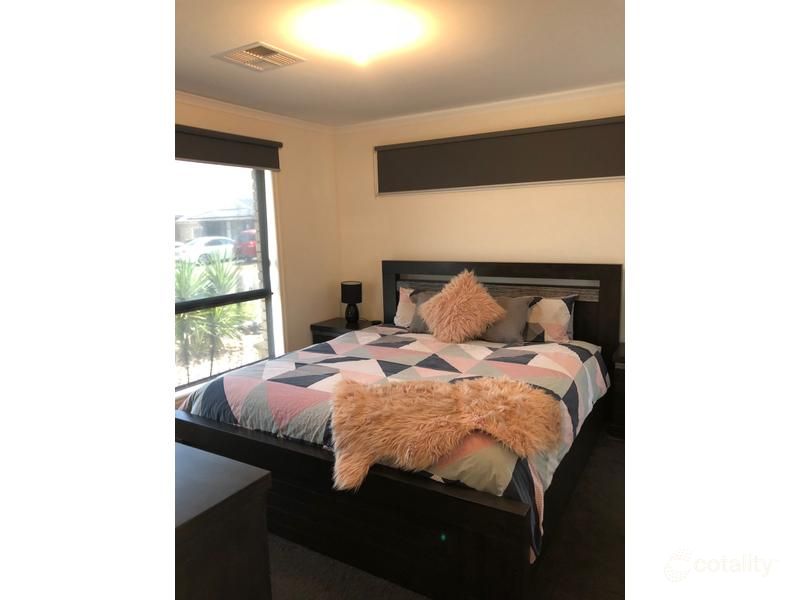 1 Adel Dr, Munno Para West, SA 5115