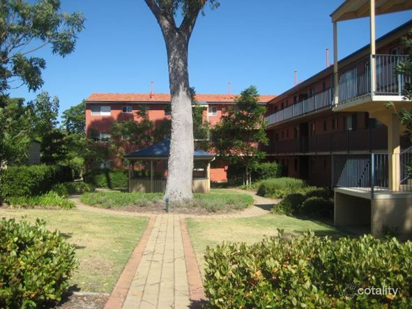 8/26 Morrit Way, Parmelia, WA 6167