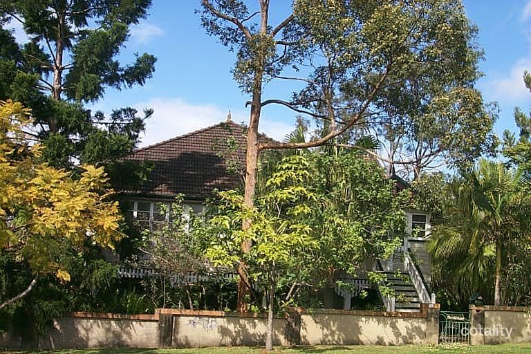 92 Ashby St, Fairfield, QLD 4103