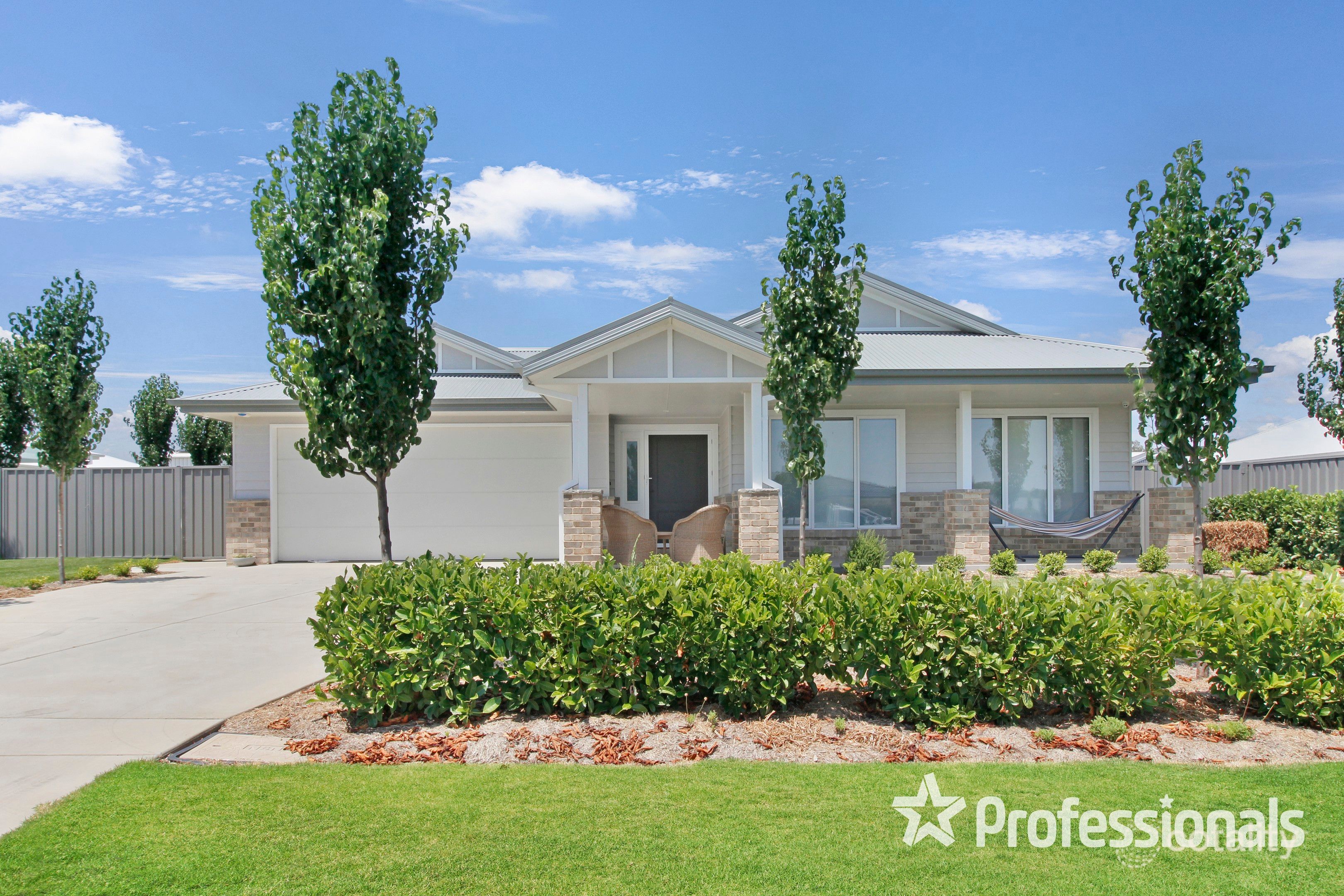 3 Lakesend Pl, Lake Albert, NSW 2650