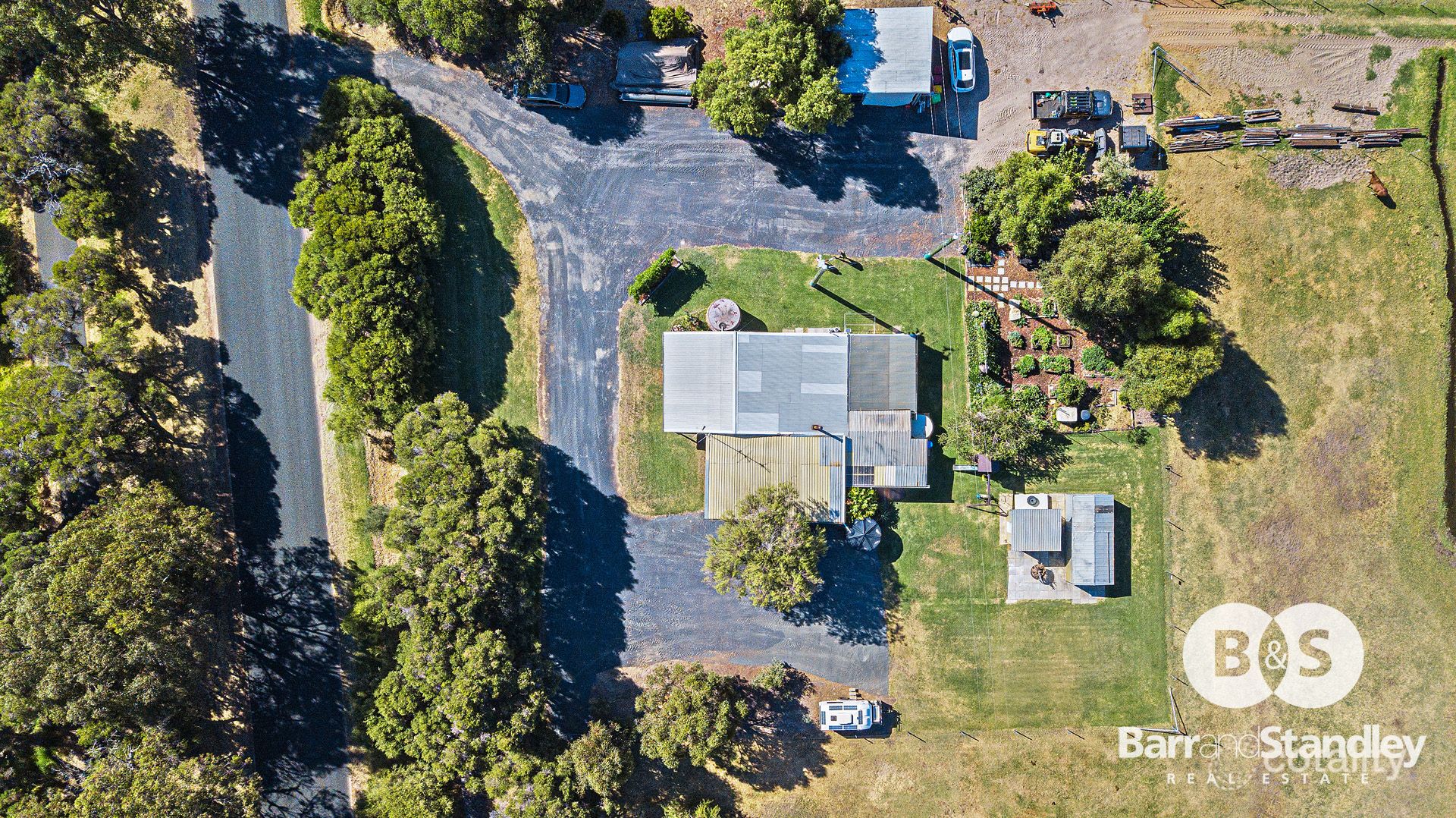 320 Cathedral Ave, Leschenault, WA 6233