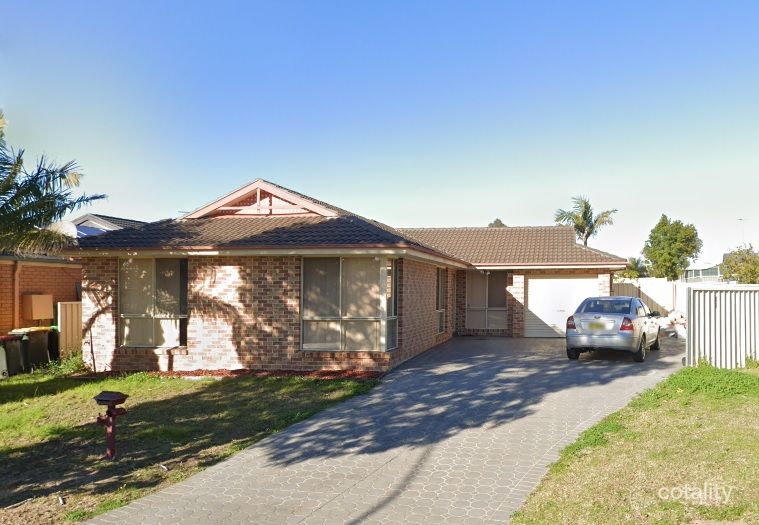 26 Tamworth Cres, Hoxton Park, NSW 2171