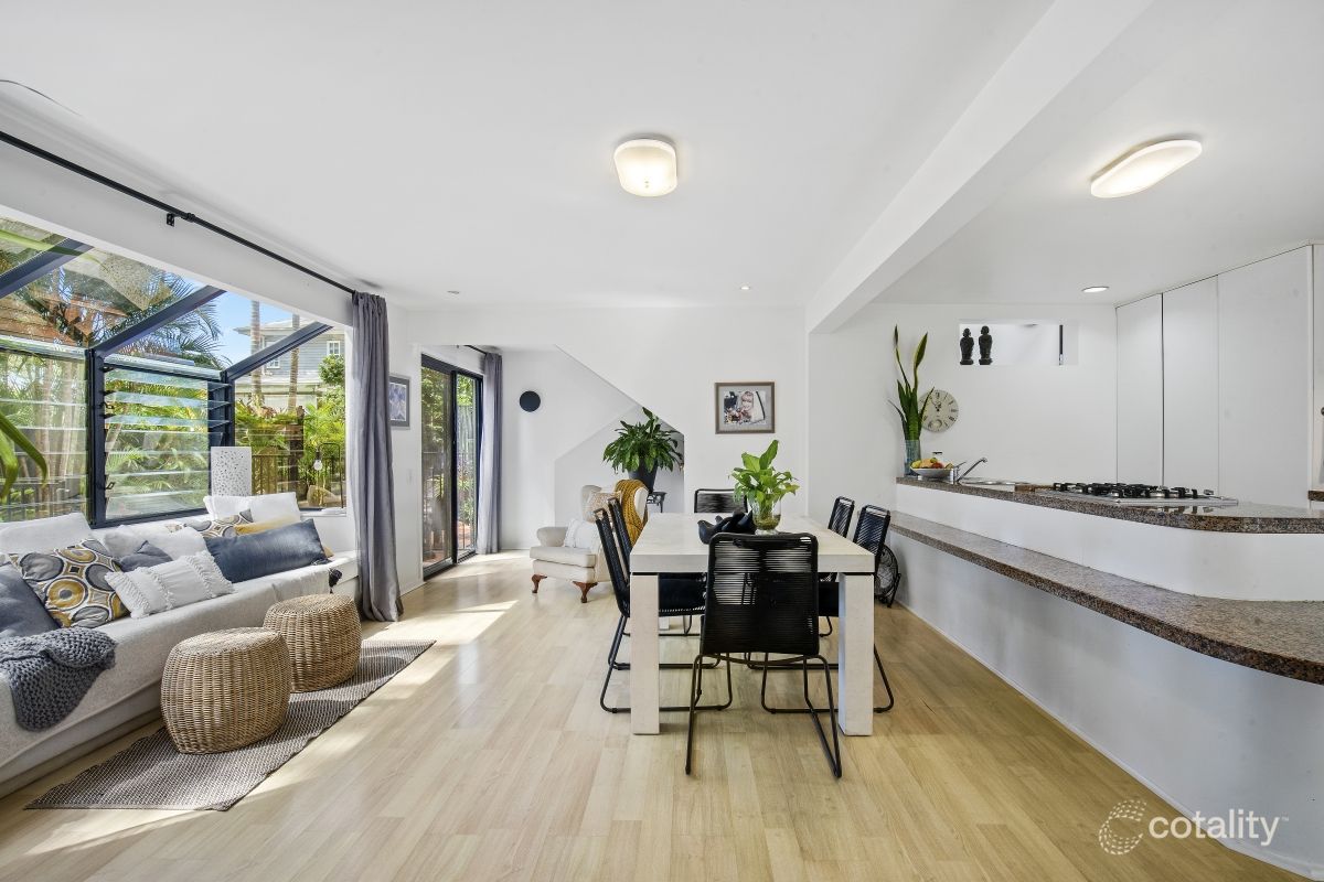 3 Charlton St, Southport, QLD 4215