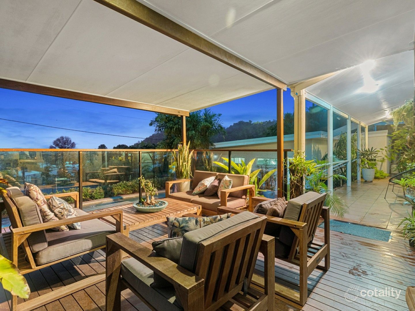 17 Trundle Tce, Whitfield, QLD 4870