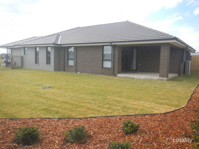 77 Barr Prom, Thornton, NSW 2322