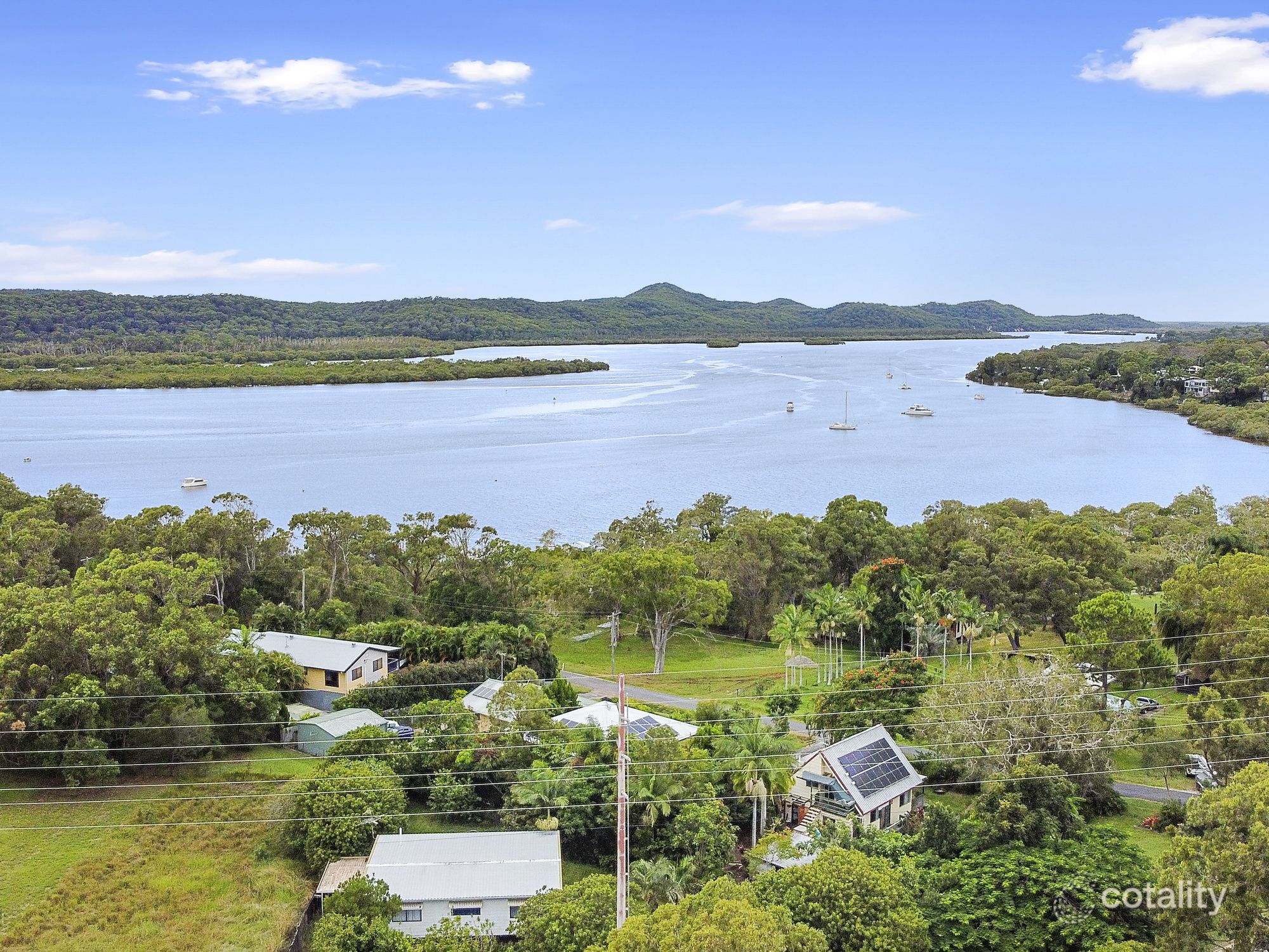 7 James St, Russell Island, QLD 4184