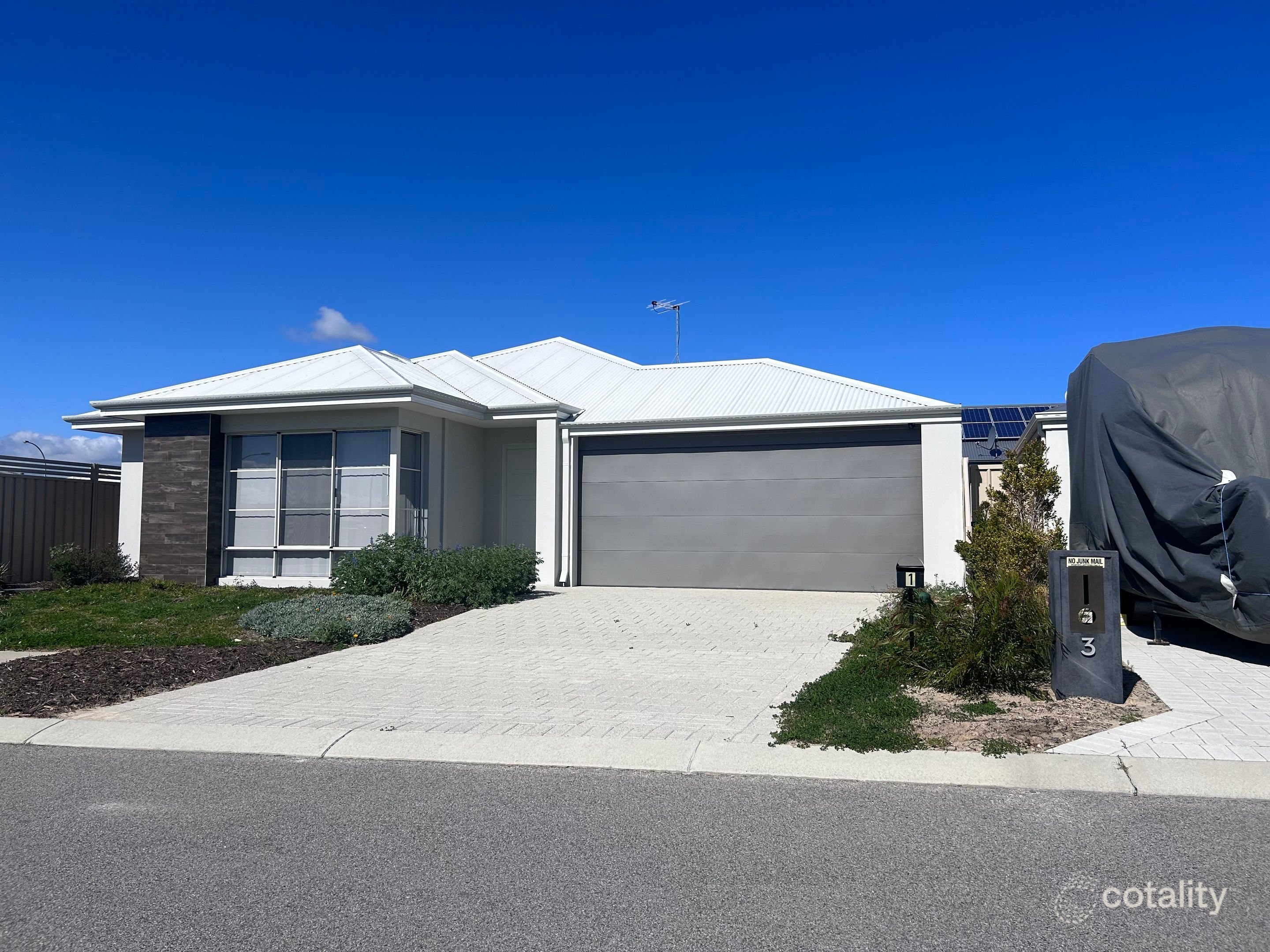 1 Volunteer St, Two Rocks, WA 6037