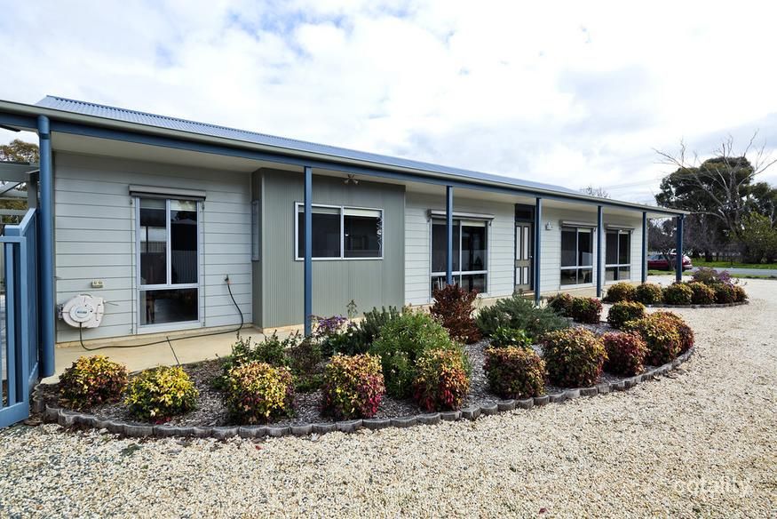 120 Railway Pl, Elmore, VIC 3558