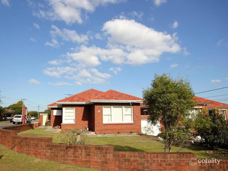 14 Currawang St, Carss Park, NSW 2221