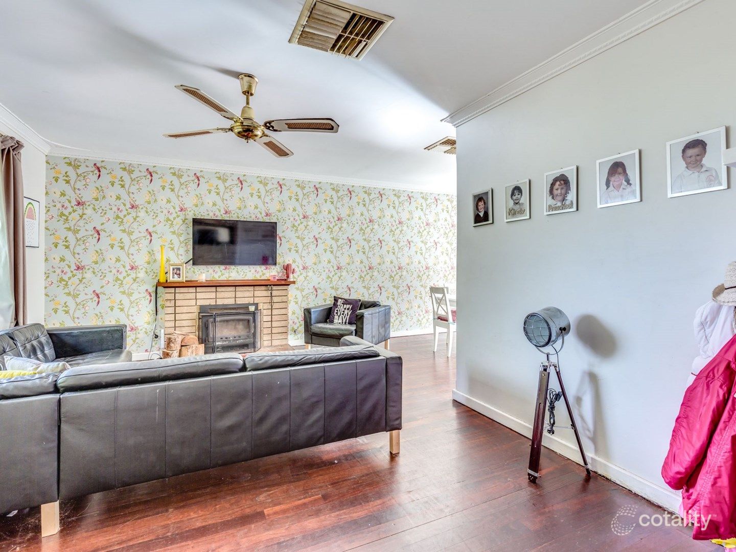 22 Hilton Rd, Roleystone, WA 6111