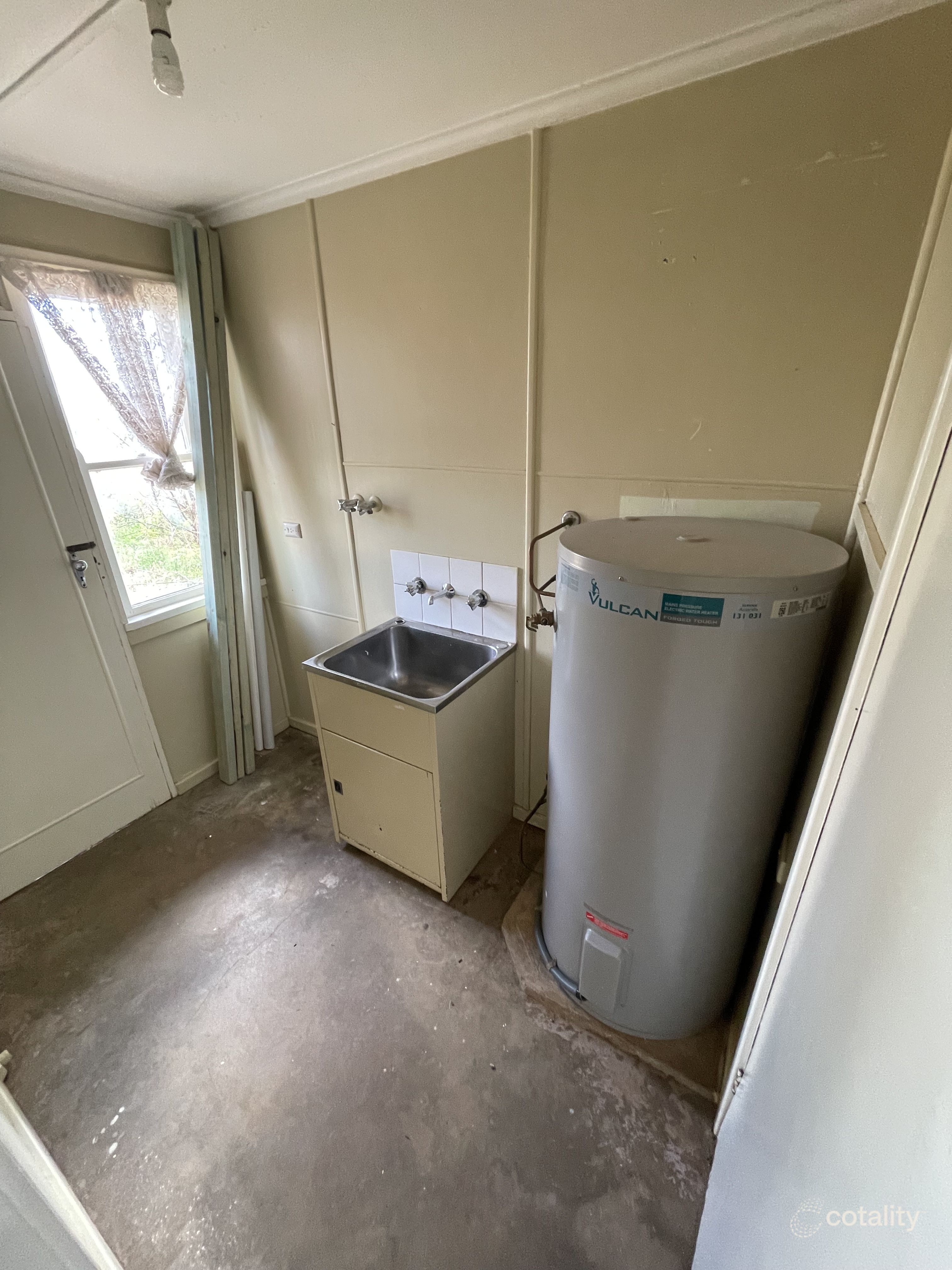 27 Elizabeth Cres, Cobar, NSW 2835