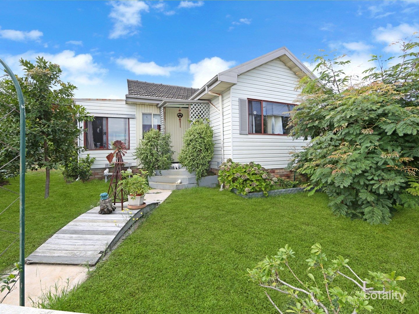 88 Oakland Ave, The Entrance, NSW 2261