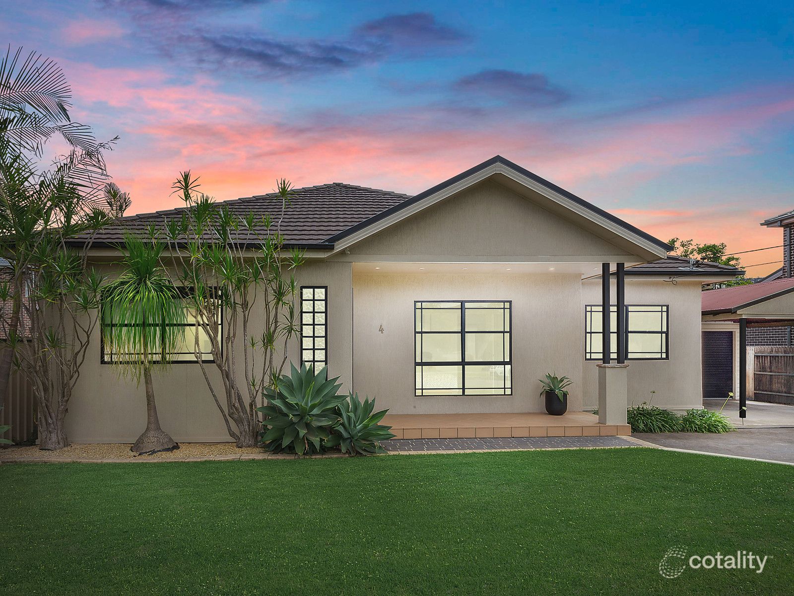 4 Edinburgh Dr, Revesby Heights, NSW 2212