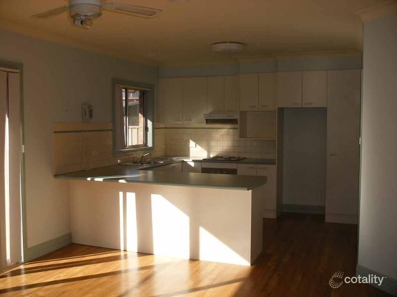 13 Angel St, Lake Albert, NSW 2650