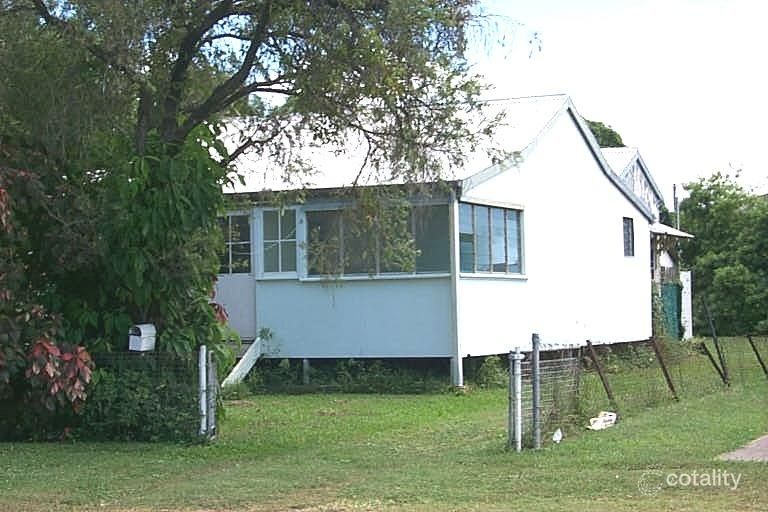 18 Carmody St, Hermit Park, QLD 4812