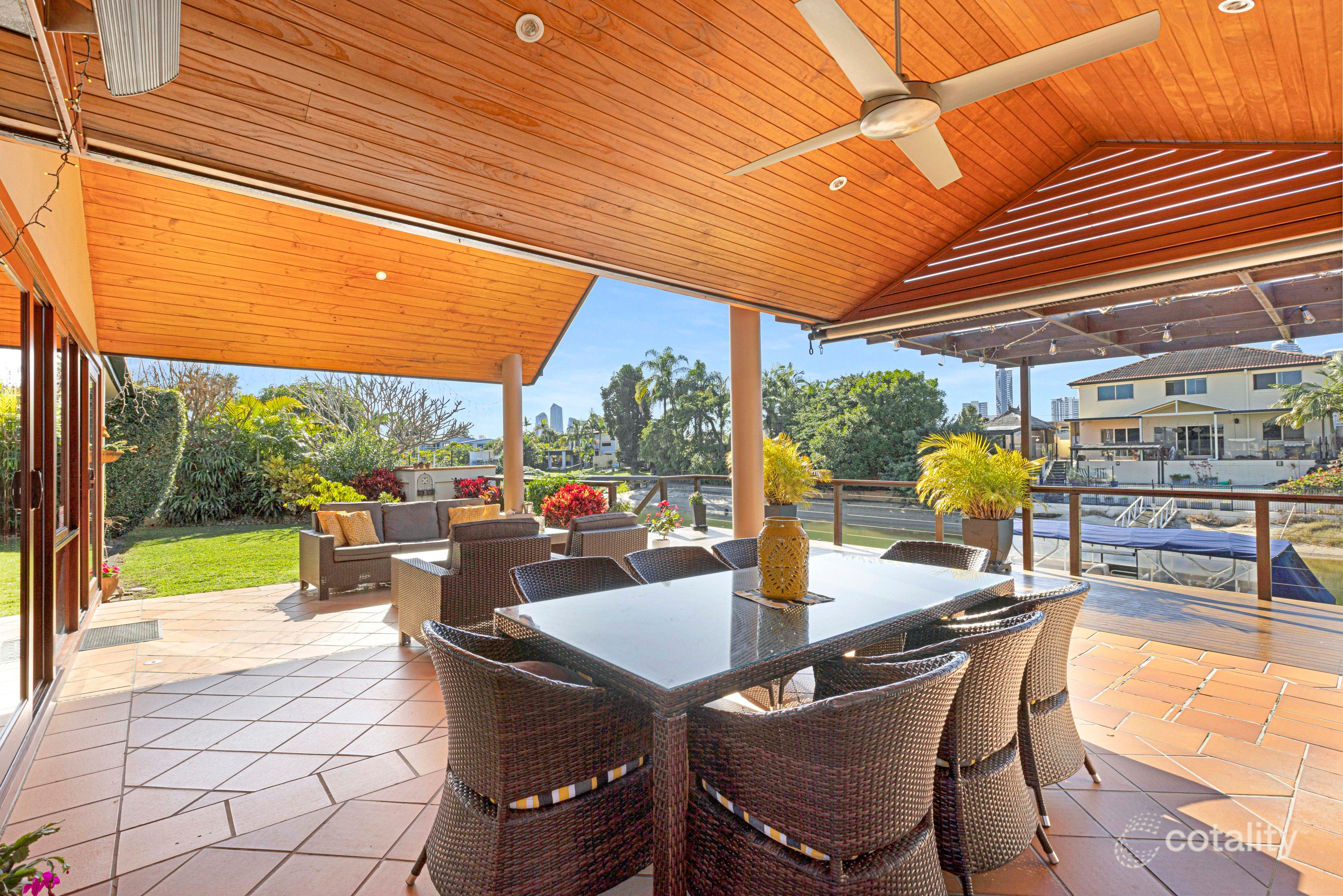 20 Pearl Key, Broadbeach Waters, QLD 4218