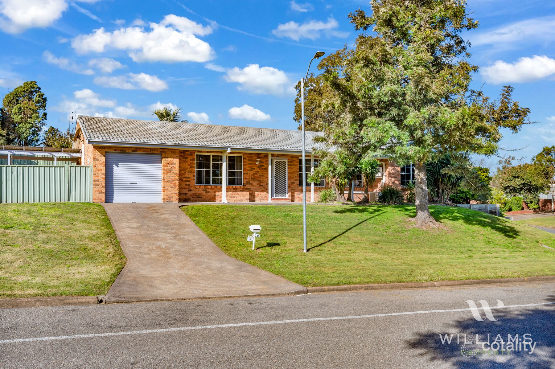1 Dominion Ave, Hunterview, NSW 2330